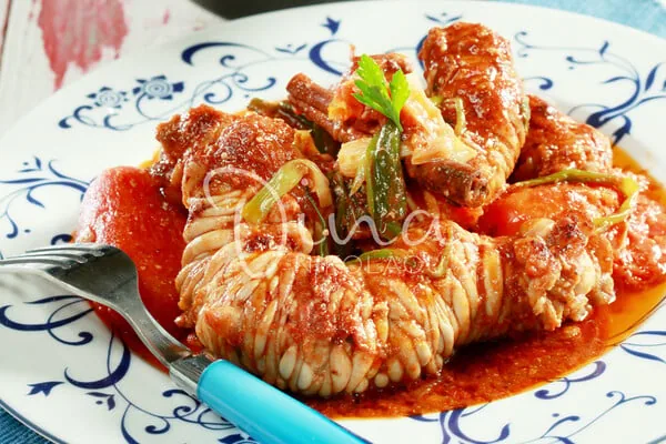 Γαρδουμπάκια κοκκινιστά στην κατσαρόλα