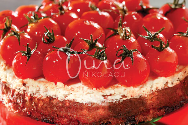 Cheesecake αλμυρό με με καραμελωμένα ντοματίνια