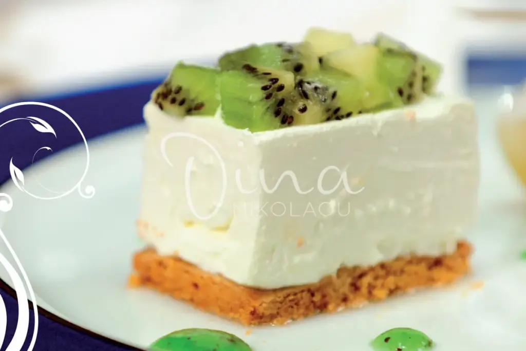 Cheesecake κανέλας με μανούρι και ακτινίδια