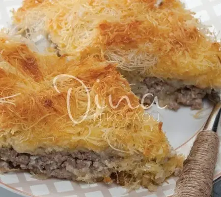 Κανταϊφόπιτα με πράσα και κιμά