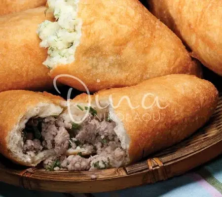 Πιροσκί με γέμιση πατάτας ή κιμά