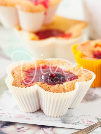 Muffins με καρδιά ζελέ τριαντάφυλλο