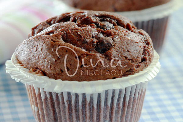 Muffins με σοκολάτα