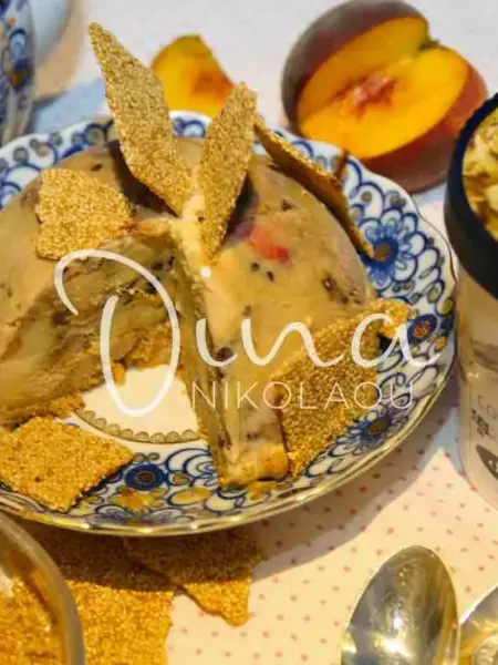 Τούρτα cookie crunch με παστέλι και ροδάκινα