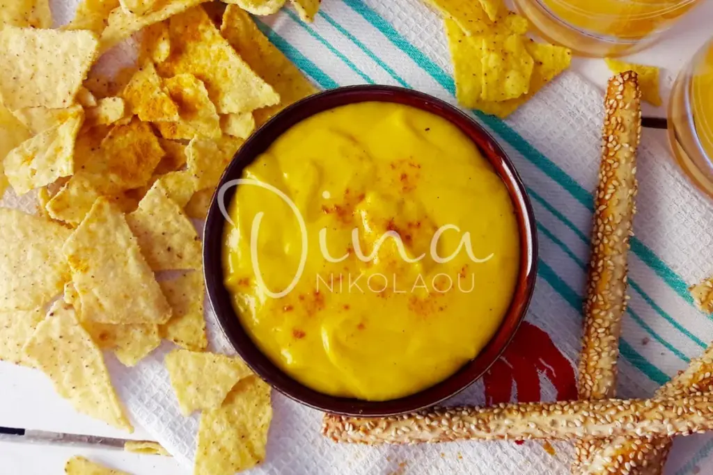 Σάλτσα τσένταρ (cheddar sauce)