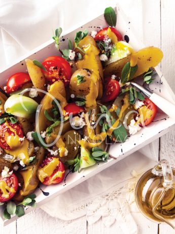 Σαλάτα με ψητές πατάτες, γλυστρίδα, κόκκινες και πράσινες ντομάτες