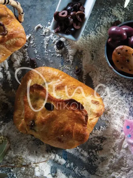 Ελιόπιτες νηστίσιμες με άρωμα πορτοκάλι￼