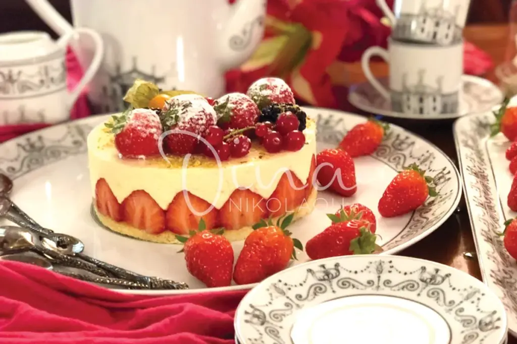 Fraisier – Τούρτα με φράουλες και βουτυρένια κρέμα