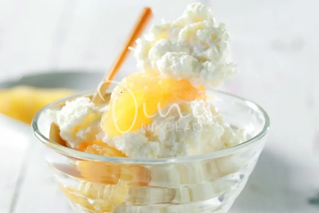 Frozen yogurt εξωτικό, με καρύδα και ανανά