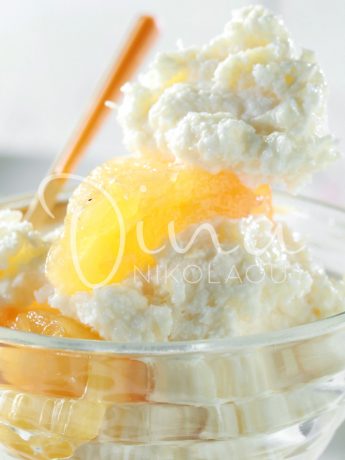 Frozen yogurt εξωτικό, με καρύδα και ανανά