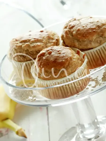Muffins με νιφάδες βρώμης και μπανάνες