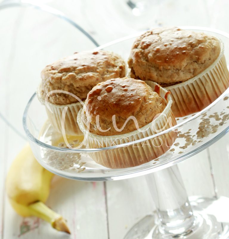 Muffins με νιφάδες βρώμης και μπανάνες
