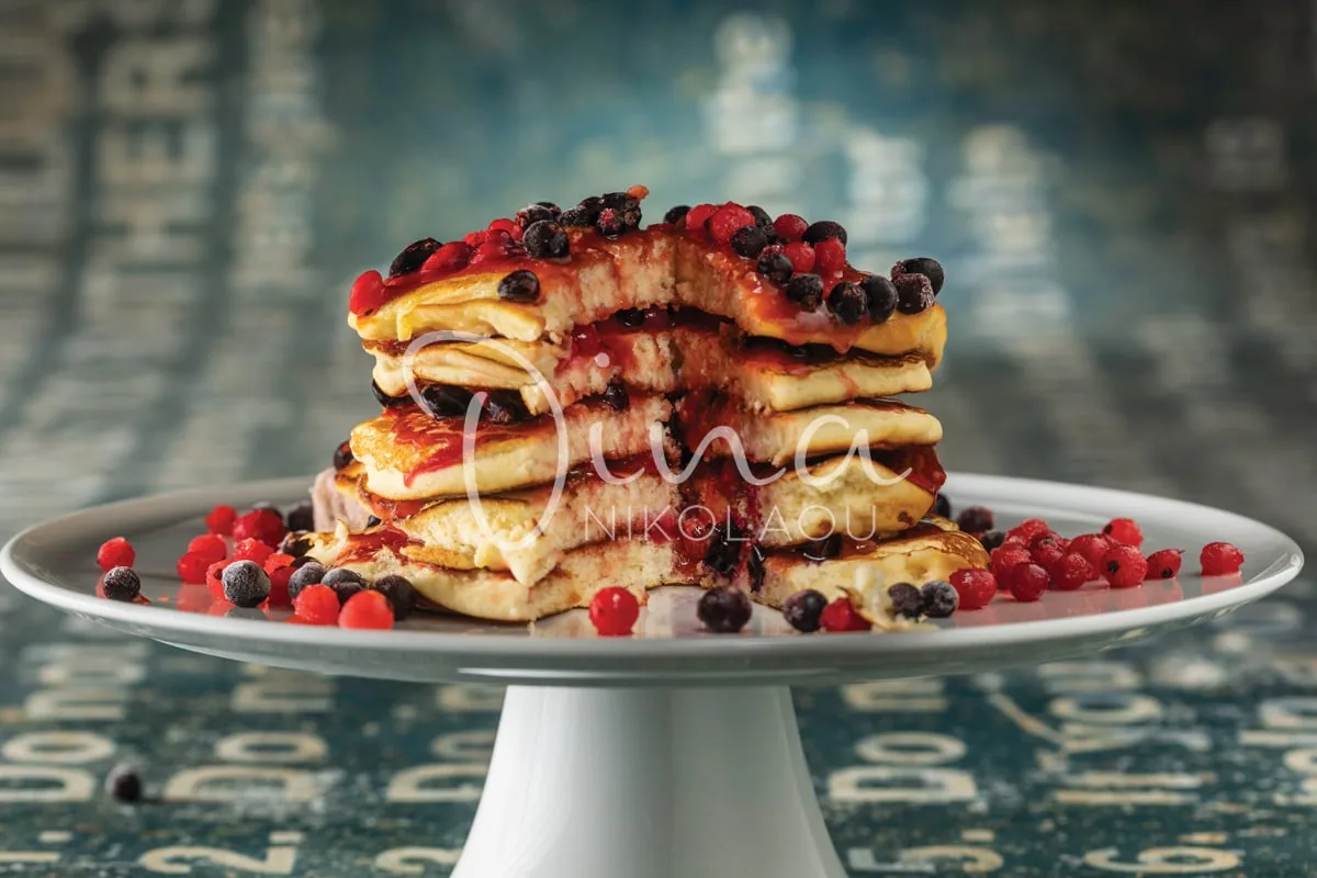 Pancakes με σιρόπι κόκκινων φρούτων