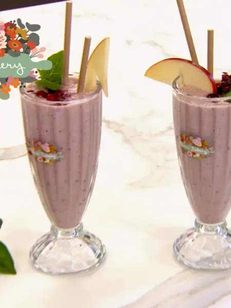 Smoothie με κόκκινα φρούτα και μήλο