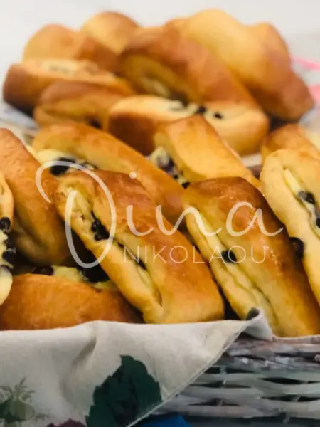 Μπριος ελβετικά με κρέμα και σοκολάτα