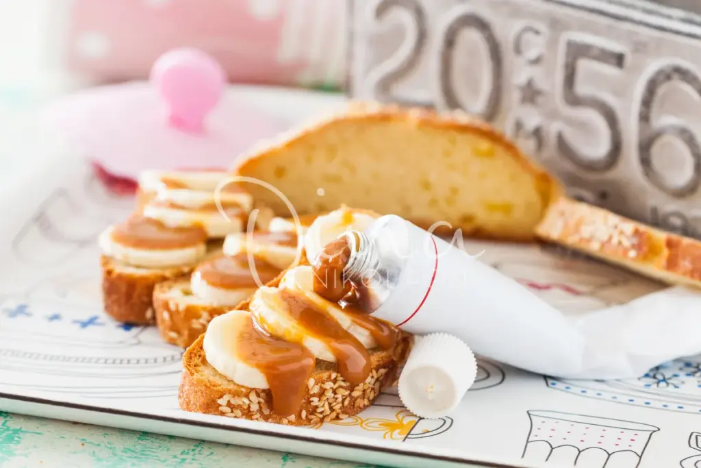 Μπρουσκέτες με μπανάνα και σάλτσα butterscotch￼