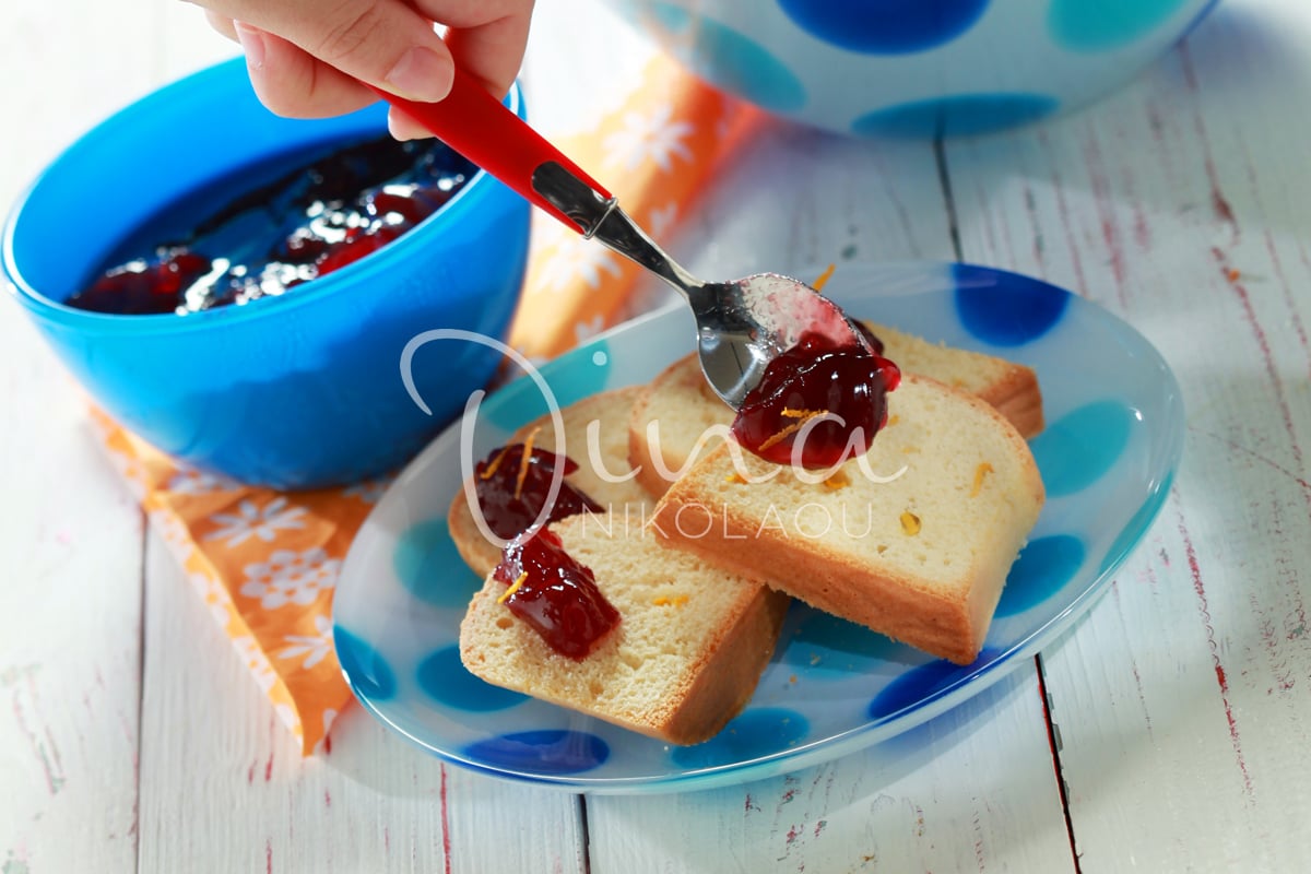 Κέικ αφράτο των αγγέλων (angel cake)