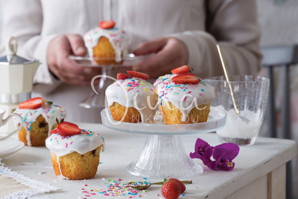 Muffins μπανάνα-σοκολάτα και βουτυράτο γλάσο