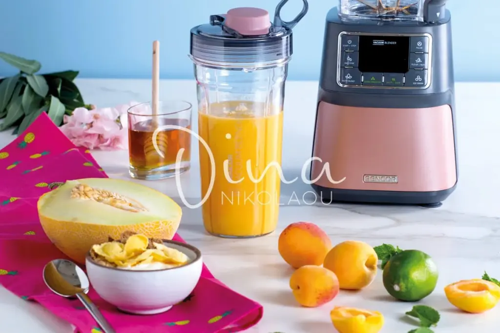 smoothie με πεπόνι, βερίκοκα και τζίντζερ