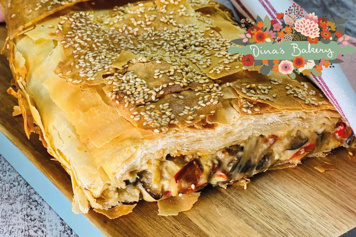 μελιτζανόπιτα με μοτσαρέλα