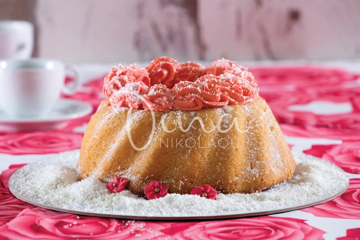 Κέικ quatre-quarts με ινδοκάρυδο και ροζ frosting