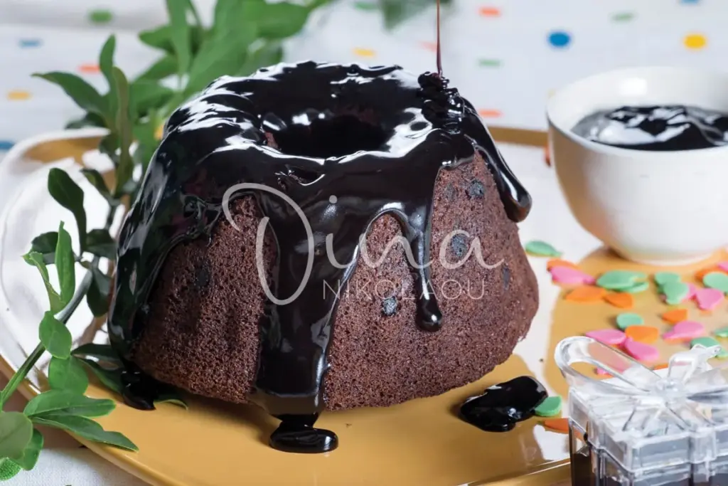 Κέικ full choco με γλάσο