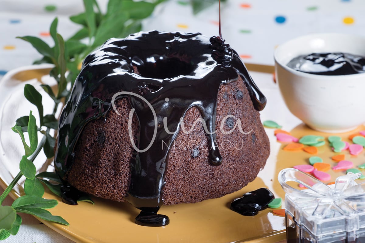 Κέικ full choco με γλάσο