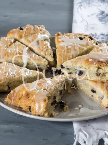 Scones με μύρτιλα