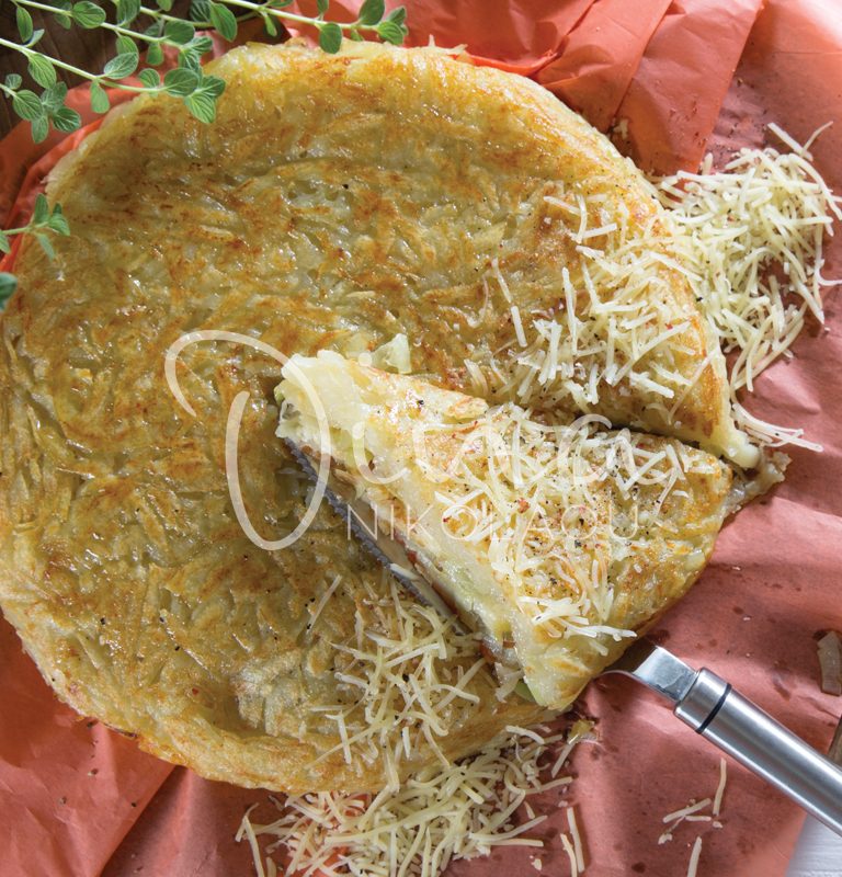Πατατόπιτα γεμιστή με τυρί και πράσο
