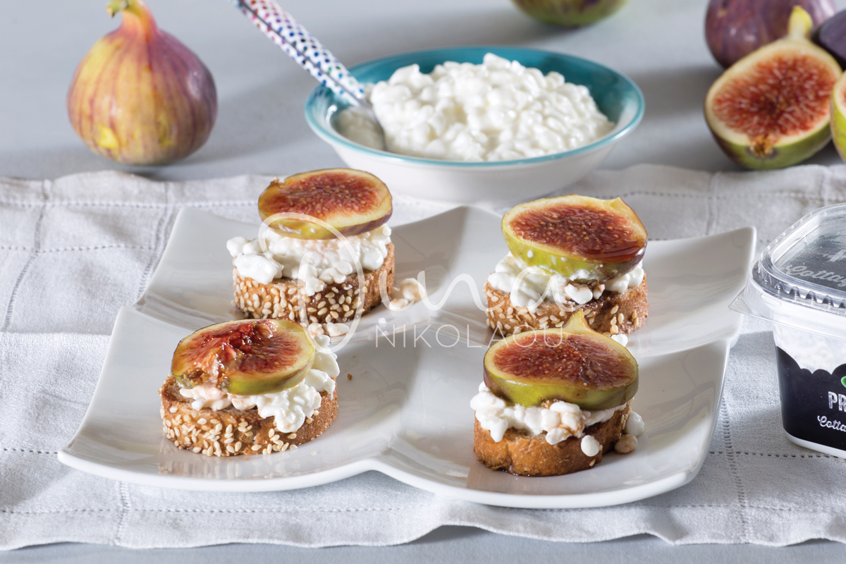 Κροστίνι με cottage cheese και σύκα