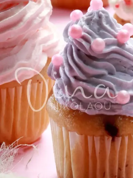 Cupcakes βανίλιας με 2 γλασαρίσματα