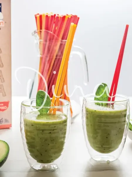 smoothie με αβοκάντο, σπανάκι και ακτινίδιο