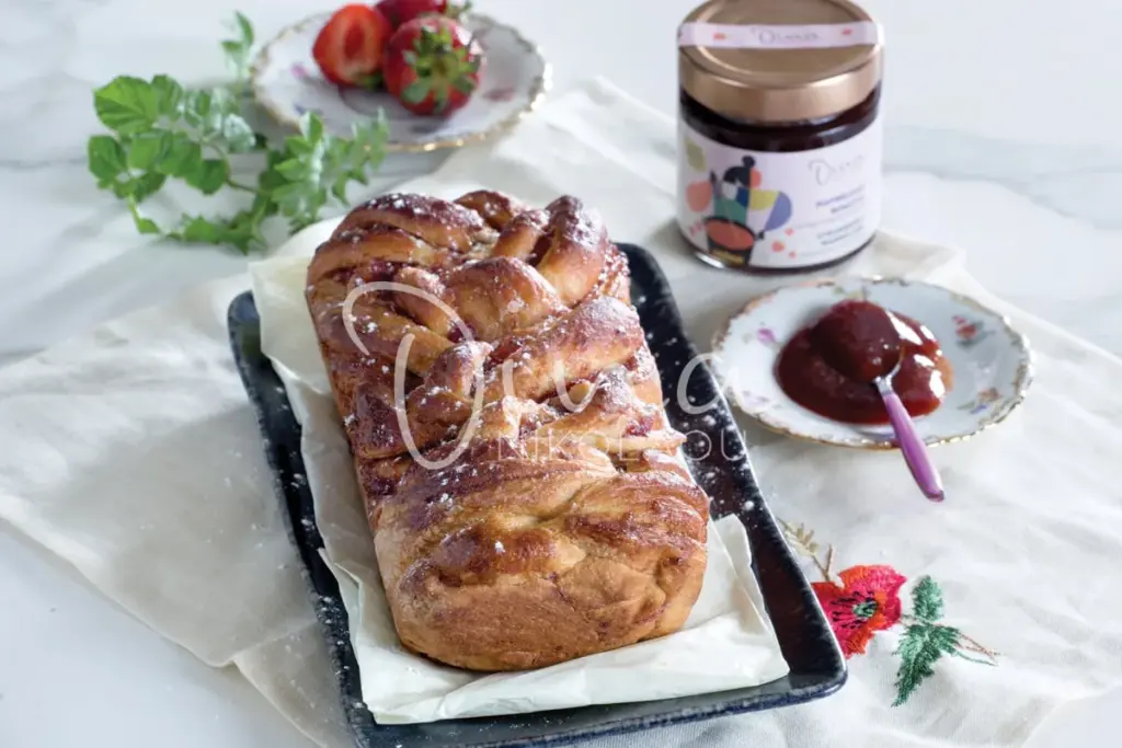 Babka με μαρμελάδα φράουλα