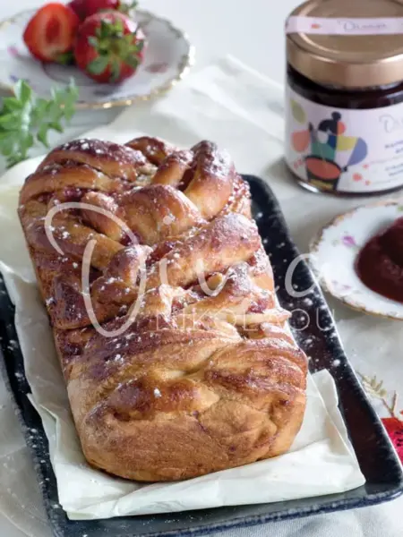 Babka με μαρμελάδα φράουλα