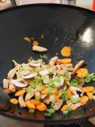 Πώς λειτουργεί το μαγείρεμα στο wok;