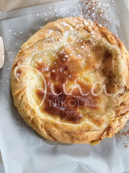 Γαλατόπιτα με τραγανό, τσιπουράτο φύλλο