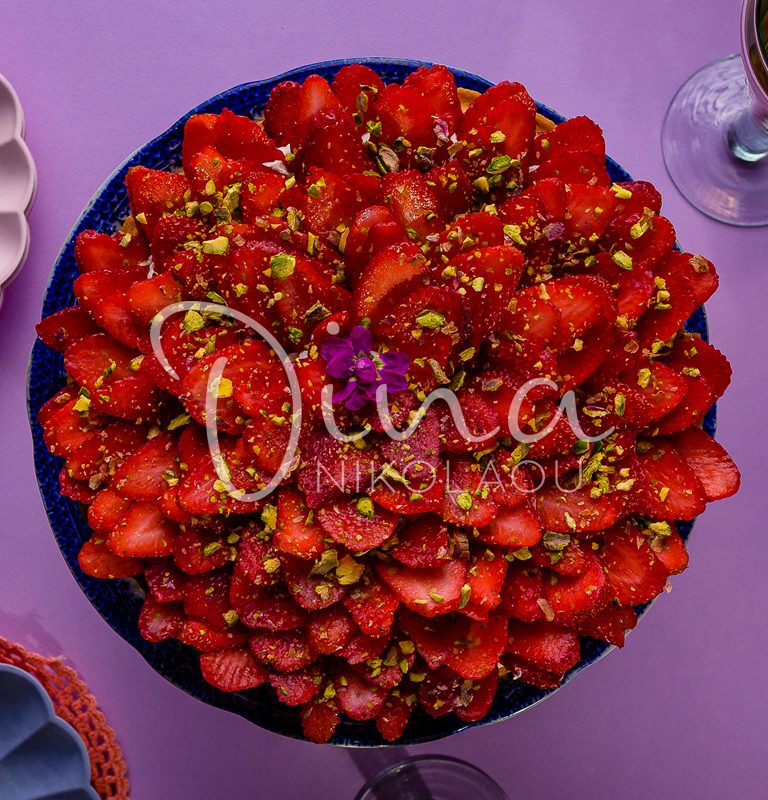 Τάρτα με κρέμα βανίλιας και φράουλες