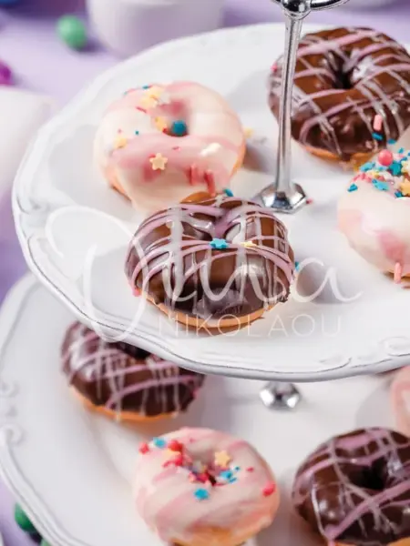 Donuts ψητά στο φούρνο με χρωματιστά γλάσα￼