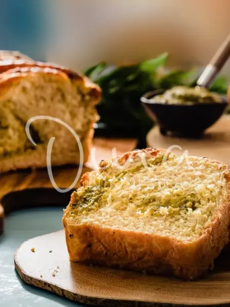 Babka αλμυρή με πέστο καρυδιού