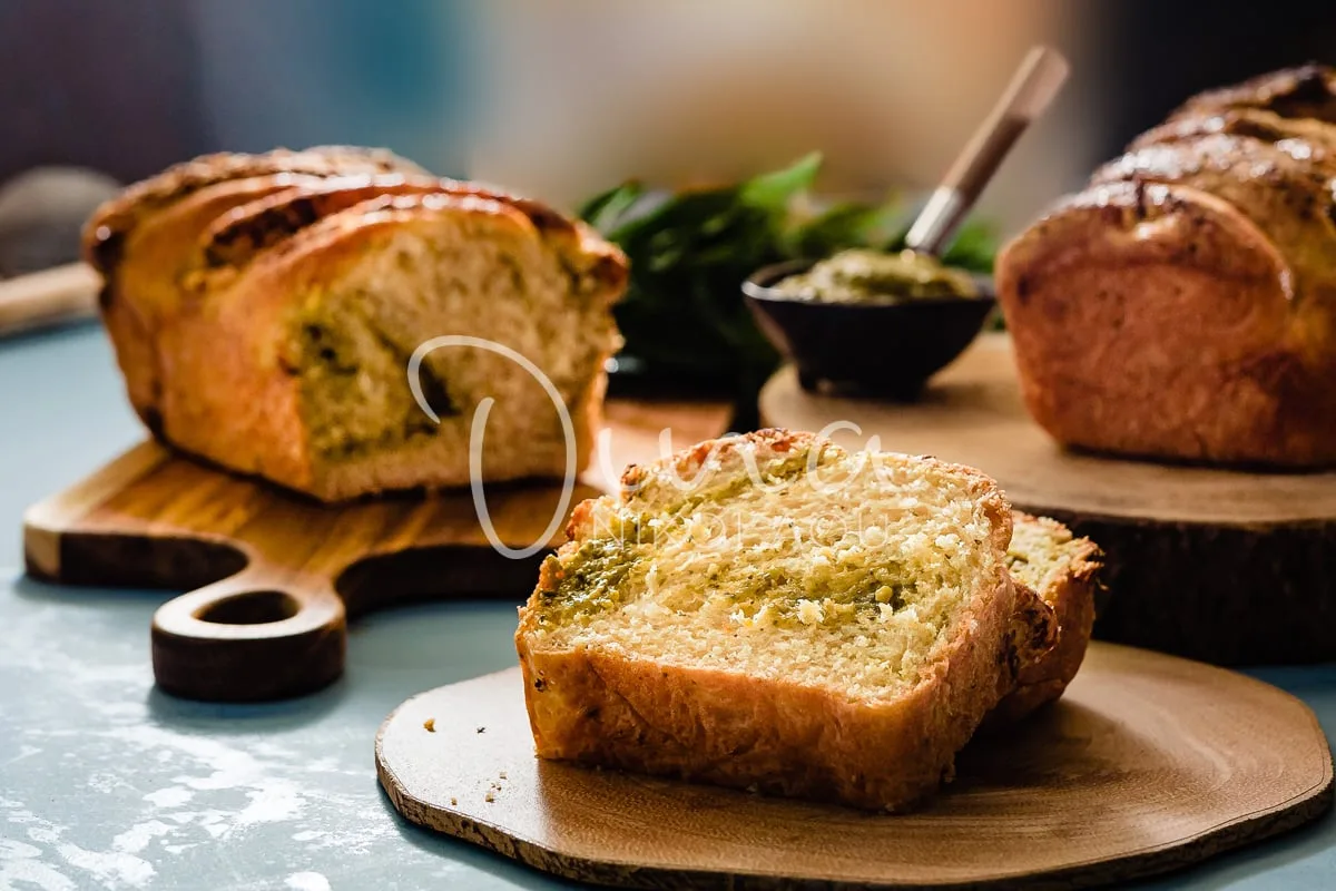 Babka αλμυρή με πέστο καρυδιού