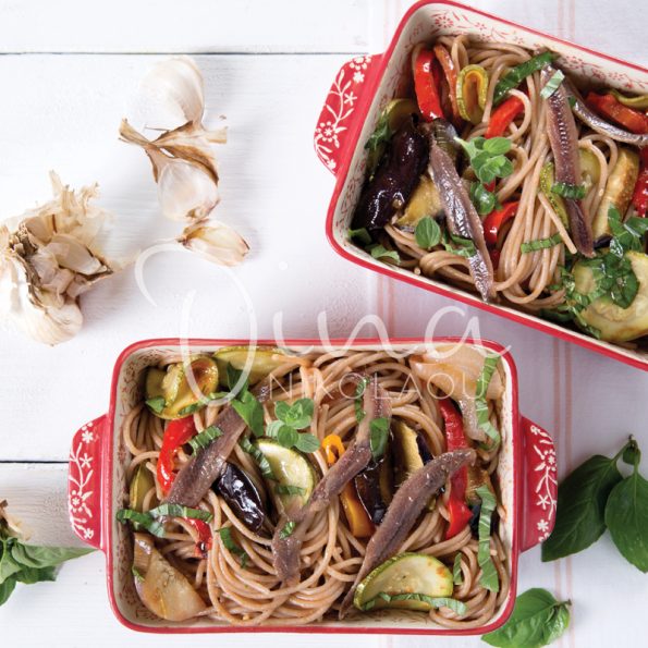 Spaghetti aux anchois et légumes