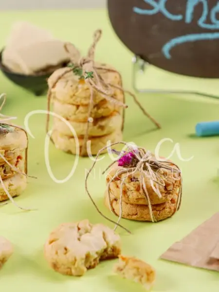 Cookies με λευκή σοκολάτα, καρύδια και αποξηραμένα φρούτα