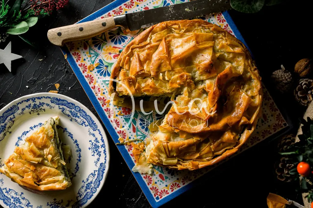 Σπανακόπιτα φόρμας με μοτσαρέλα