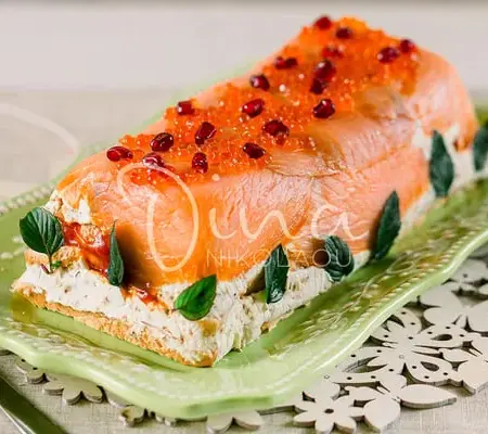 Τερίνα καπνιστού σολομού με πικάντικη κρέμα