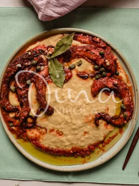 Χταπόδι κοκκινιστό με φάβα