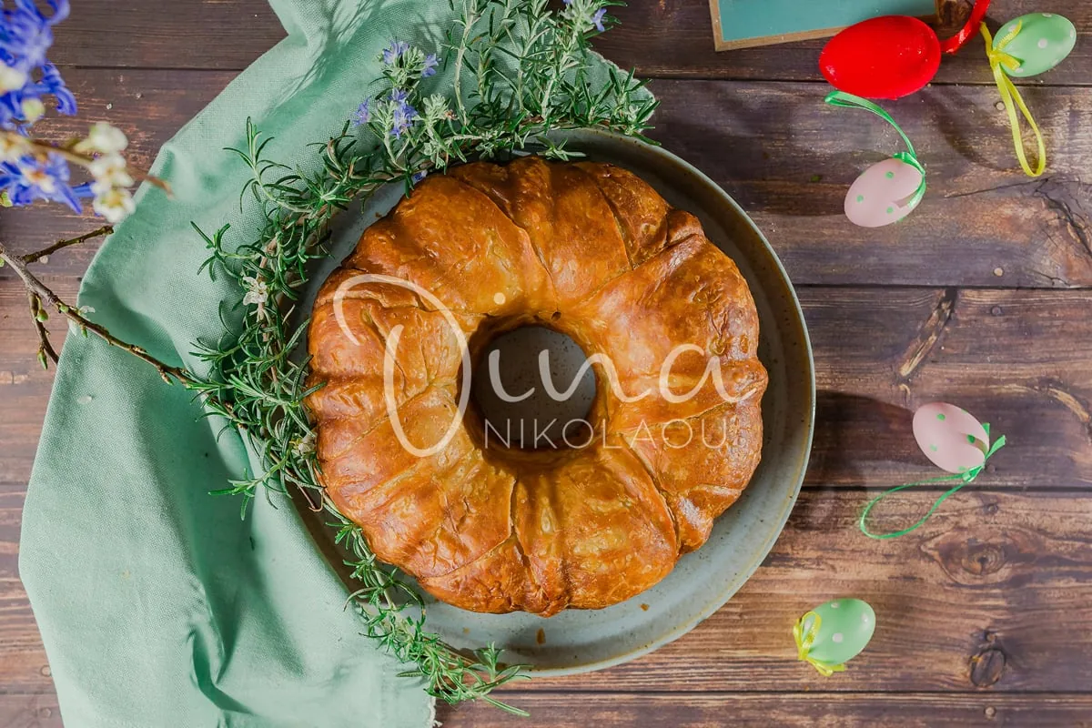 Πασχαλιάτικη πίτα με σέσκουλα