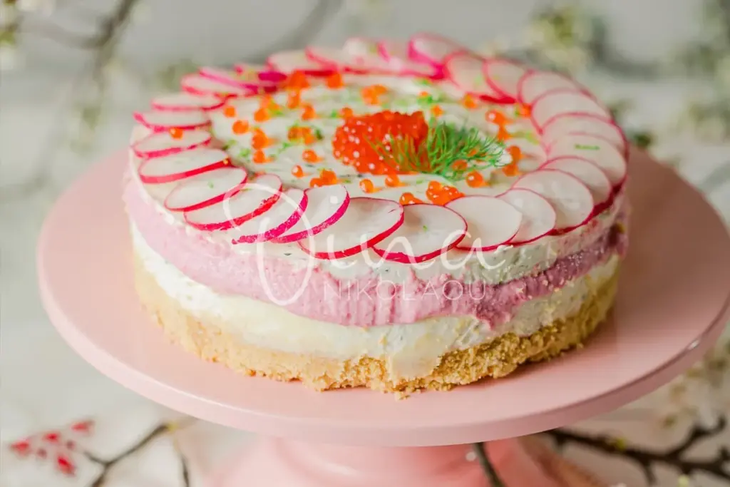 Cheesecake δίχρωμο αλμυρό, με τυρόκρεμα και ραπανάκια￼