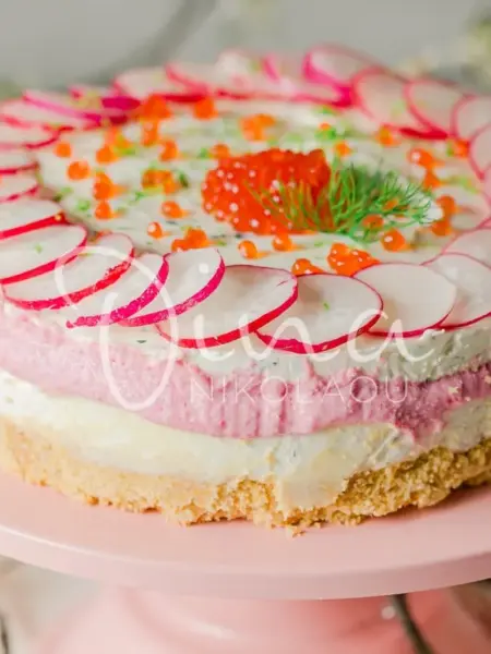 Cheesecake δίχρωμο αλμυρό, με τυρόκρεμα και ραπανάκια￼