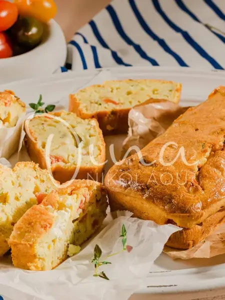 Κέικ με ντοματίνια και τυρί κρέμα