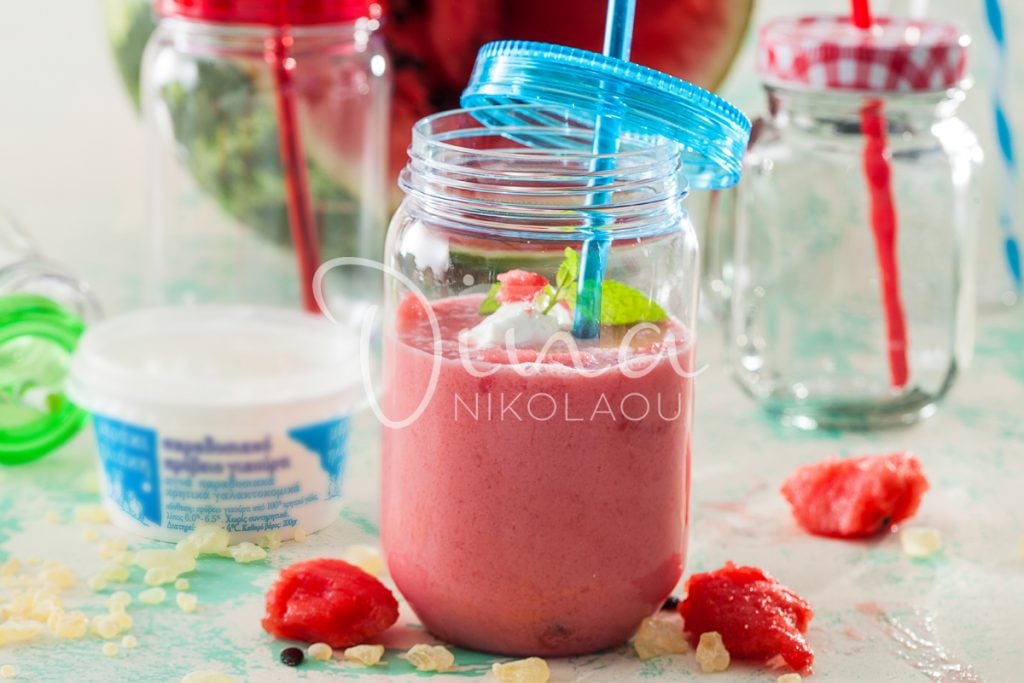 Smoothie με καρπούζι, μαστίχα και πρόβειο γιαούρτι